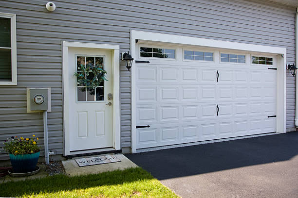 24/7 Emergency Garage Door Panel Replacement experts in Coeburn, VA